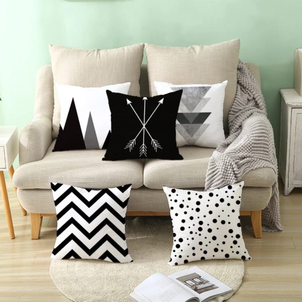 Throw pillows for beige couch: colors, patterns, materials, and design